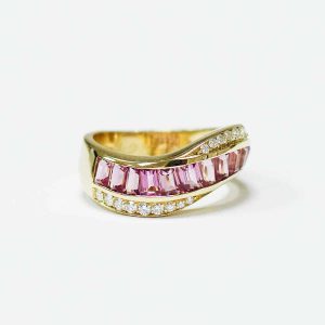 Anillo semi eternidad de oro blanco